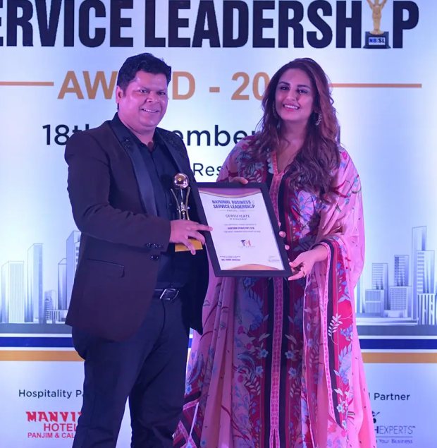 Dr. Inderjeet Singh Gautam awarded by Huma Qureshi